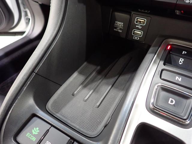 インサイト ＥＸ　黒革シート　１オーナー　禁煙　衝突軽減　Ｒカメラ　ＬＥＤライト　ＡＢＳ　前席シートヒーター　オ－トエアコン　ナビＴＶ　パワーウィンドウ　スマキー　クルコン　キーフリーシステム　サイドエアバック（14枚目）