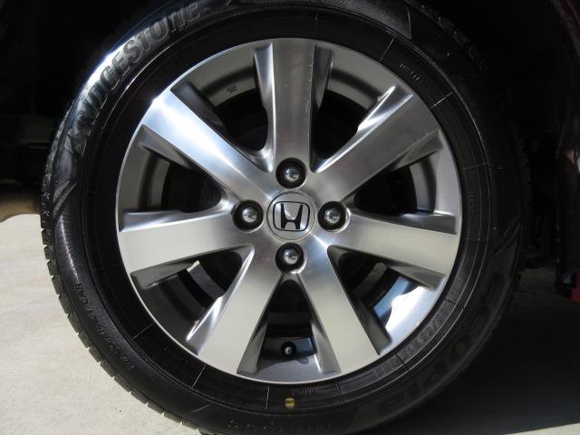 フリード GエアロLパッケージ 禁煙・ナビ・リアカメラ・ETC AUTOエアコン HDDナビ Rカメラ キーレスキー 盗難防止 ワンセグTV DVD ウォークスルー パワーウィンドウ パワーステアリング ABS 禁煙車 3列シート(25枚目)