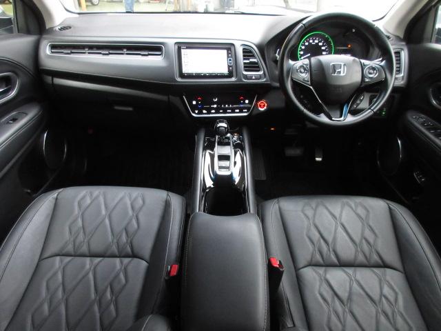 ヴェゼル ハイブリッドZ・ホンダセンシング 1オナ・禁煙・純正Mナビ・本革シート・運助パワーシート・運助シートヒーター・サイドSRS・LED・ETC・USB・ブル-トゥース レーダーサポート パワ-シ-ト 1オーナ- DVD再生機能 整備記録簿(2枚目)