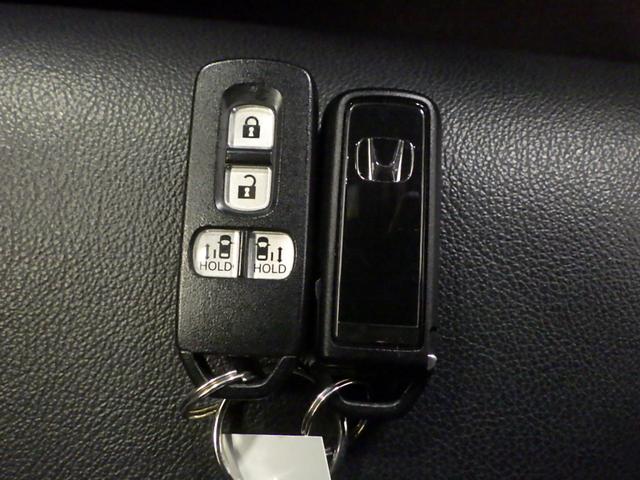 N-BOXカスタム G・Lターボホンダセンシング いまコレ+・禁煙・ワンオーナー・両側電動・フルセグTV・Bluetooth USB接続 地デジ サイドカーテンエアバック Bモニター LEDライト VSA ターボエンジン キーレスエントリー スマキー(6枚目)