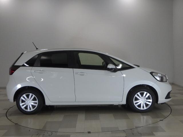 フィット ベーシック ホンダセンシング ETC スマートキー サイドエアバッグ 横滑防止装置 オートエアコン パワーウインドウ 盗難防止システム オートクルーズコントロール ABS パワーステアリング 運転席エアバッグ(18枚目)