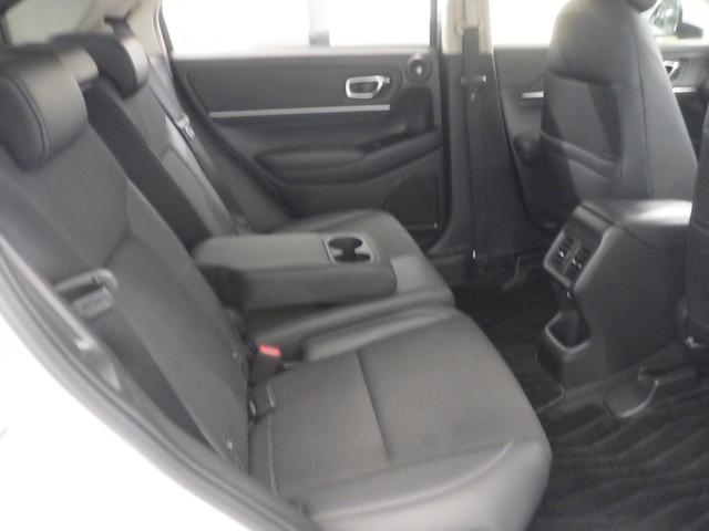 ヴェゼル ｅ：ＨＥＶＺ　１オナ・禁煙・純正Ｍナビ・全周囲カメラ・サイドＳＲＳ・前後コーナーセンサー・電動テールゲート・ブラインドスポットインフォメーション・ＢＯＳＥスピーカーシステム・ＬＥＤ・ＥＴＣ・ＵＳＢ・ブル－トゥース（15枚目）