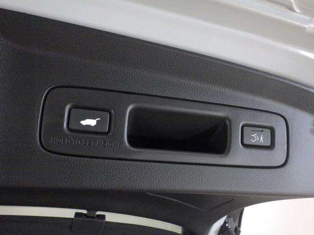 ヴェゼル ｅ：ＨＥＶＺ　１オナ・禁煙・純正Ｍナビ・全周囲カメラ・サイドＳＲＳ・前後コーナーセンサー・電動テールゲート・ブラインドスポットインフォメーション・ＢＯＳＥスピーカーシステム・ＬＥＤ・ＥＴＣ・ＵＳＢ・ブル－トゥース（28枚目）