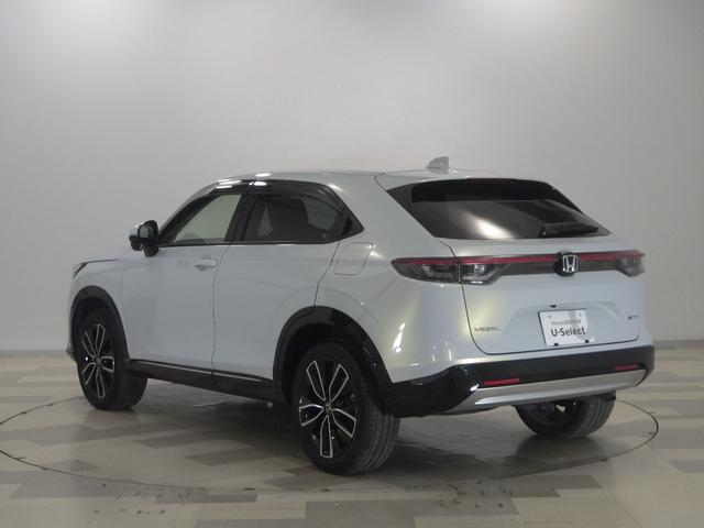 ヴェゼル ｅ：ＨＥＶＺ　１オナ・禁煙・純正Ｍナビ・全周囲カメラ・サイドＳＲＳ・前後コーナーセンサー・電動テールゲート・ブラインドスポットインフォメーション・ＢＯＳＥスピーカーシステム・ＬＥＤ・ＥＴＣ・ＵＳＢ・ブル－トゥース（35枚目）