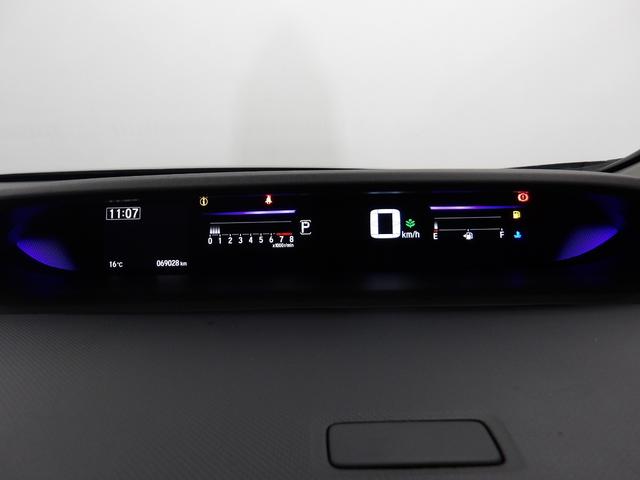 ステップワゴンスパーダ スパーダ・クールスピリットホンダセンシング　禁煙・ワンオーナー・リア席モニター・両側電動ドア・シートヒーター・フルセグＴＶ・Ｂｌｕｅｔｏｏｔｈ　サイドエアバック　スマートキ　左右電動スライドドア　バックモニタ　Ｗエアコン　地ＴＶ　ナビ＆ＴＶ（9枚目）