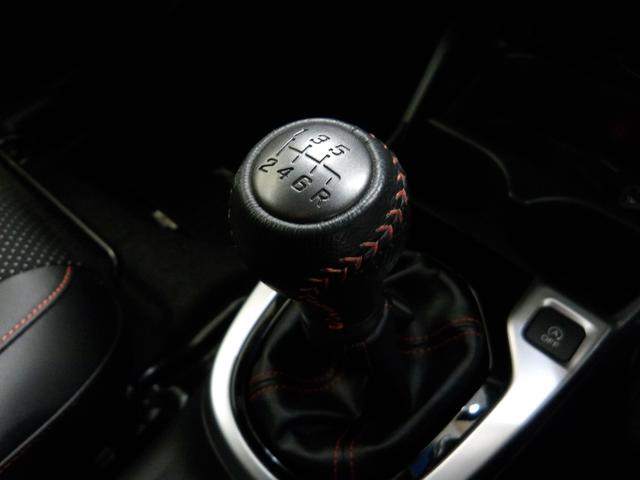 フィット ＲＳ　１オナ・禁煙・モデューロサス・運助モデューロカスタマイズシート・ＳＥＥＫＥＲ製マフラー・社外フロントリップスポイラー・純正Ｍナビ・社外前後ドラレコ・クルーズコントロール・ＬＥＤ・ＥＴＣ・ブル－トゥース（3枚目）