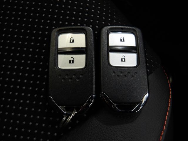 フィット ＲＳ　１オナ・禁煙・モデューロサス・運助モデューロカスタマイズシート・ＳＥＥＫＥＲ製マフラー・社外フロントリップスポイラー・純正Ｍナビ・社外前後ドラレコ・クルーズコントロール・ＬＥＤ・ＥＴＣ・ブル－トゥース（32枚目）