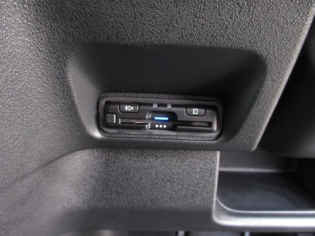 Ｎ－ＢＯＸカスタム ターボ　ホンダセンシング　シートヒーター　ＥＴＣ　１オナ　衝突被害軽減　禁煙　キーフリー　ＥＳＣ　パワステ　両席エアバック　サイドエアバッグ　ターボ車　スマキー　Ｂカメ　パワーウィンドウ　整備記録簿　ＡＢＳ（8枚目）