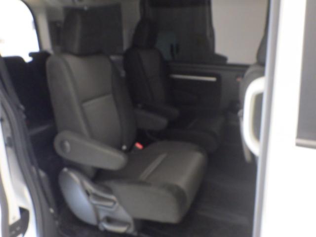 ステップワゴンスパーダ スパーダハイブリッドGホンダセンシング 9インチプレミアムインターナビ 11.6インチリア席モニター USBジャック マルチビューカメラシステム LEDフォグライト 本革巻ステアリングホイール わくわくゲート コンフォートビューパッケージ(16枚目)