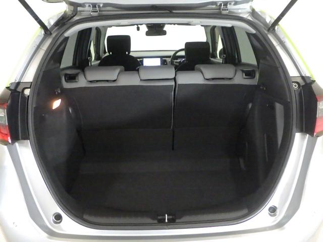 フィット e:HEVネス 9型プレミアムインターN 前後ドライブR ドアV USBジャック 純正16インチアルミW 専用アクセント2トーンボディC パーキングセンサーS LEDフォグL 照明付スマートフォンT 車両接近通報装置(22枚目)