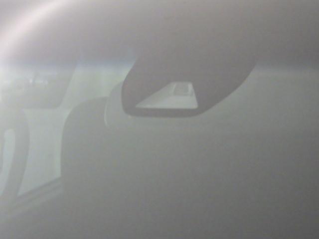 オデッセイハイブリッド ハイブリッドアブソルート・ホンダセンシングEXパック 8型プレミアムインターN スポーツP オートリトラM リモコンコーナーP AC電源1500W 全席オートパワーW ブラインドスポットI 3ゾーンコントロールAC 2列目大型ロールS 大型A 禁煙車(8枚目)