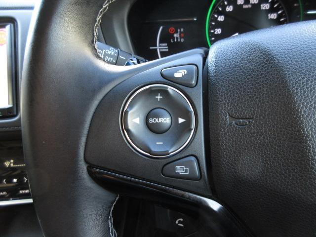 ヴェゼル ハイブリッドＺ・ホンダセンシング　８型ベーシックインターＮ　ナビ連動ドライブＲ　ＵＳＢジャック　コンフォートビューＰ　合皮コンビＳ　ルーフＲ　全ドアワンタッチ式パワーＷ　リバース連動ドアＭ　雨滴検知式フロントＷ　自動防眩ルームＭ　禁煙（9枚目）