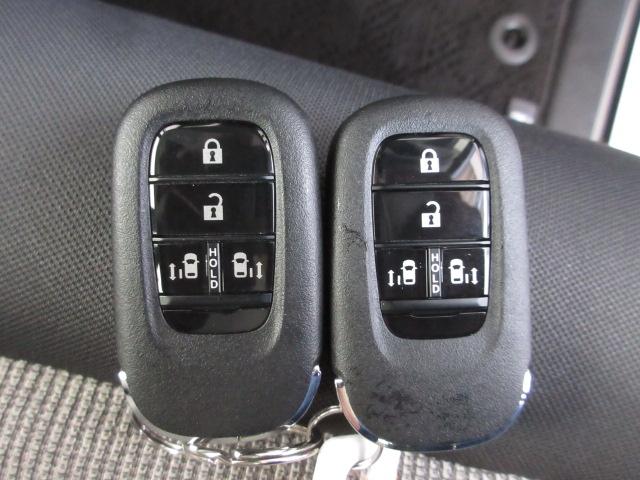 Ｎ－ＢＯＸ ベースグレード　５点高評価車　８型ホンダコネクトＮ　３カメラドライブＲ　前両席コンビニフック付シートバックＴ　オートリトラＭ　左右独立式リアセンターＡ　予約Ｒ　リアシートＲ　充電用ＵＳＢジャック　７インチＴＦＴ液晶Ｍ（16枚目）