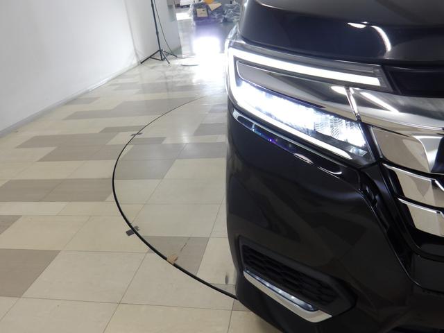 ステップワゴンスパーダ スパーダホンダセンシング　前後ドライブレコーダー　センターテーブル　３列目左右グラブレール　オートデイナイトミラー　プレミアムタイプフロアカーペットマット　ナビ連動ＥＴＣ２．０　わくわくゲート　８人乗り（16枚目）