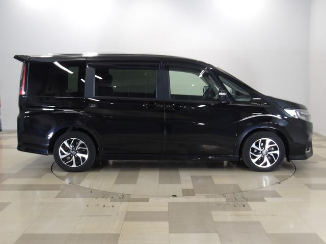 ステップワゴンスパーダ スパーダホンダセンシング　前後ドライブレコーダー　センターテーブル　３列目左右グラブレール　オートデイナイトミラー　プレミアムタイプフロアカーペットマット　ナビ連動ＥＴＣ２．０　わくわくゲート　８人乗り（28枚目）