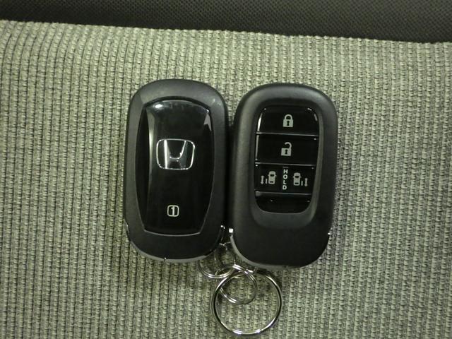 N-BOX ベースグレード 禁煙車 衝突軽減システム スマートキ- カーテンエアバック イモビライザー ECOモード 横滑り防止 オートクルーズ LEDヘッドライト キーフリー パワーステアリング ドライブレコーダー リアカメラ(13枚目)