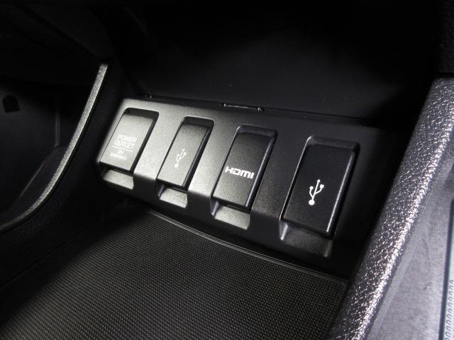 ヴェゼル ハイブリッドRS・ホンダセンシング 禁煙車 ナビ ETC Rカメラ フルセグ BTA USB HDMI フルオートエアコン 両席エアバック スマキー オートクルーズコントロール 衝突軽減ブレーキシステム 横滑り防止 キーフリー ドラレコ(18枚目)