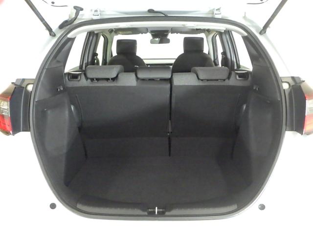 フィット ホーム 禁煙車 衝突軽減 リアカメラ ソナー USB接続 AAC 横滑り防止機能 サイドエアバック ワンオーナー車 LEDライト クルーズコントロール パワーウィンドウ スマキー DVD ナビTV ABS(17枚目)