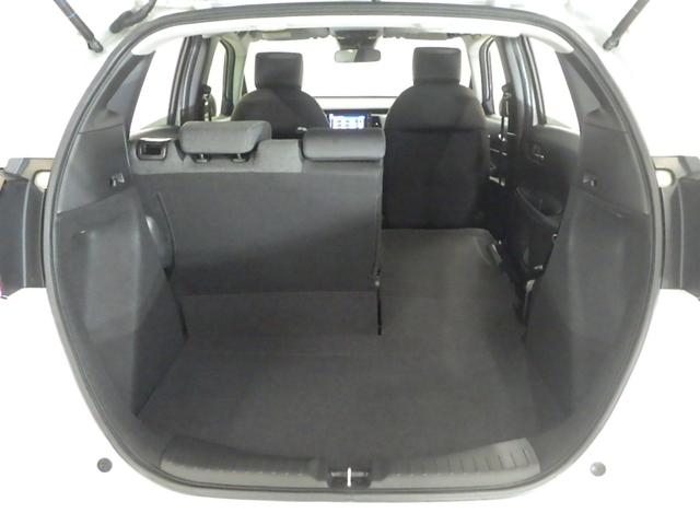 フィット ホーム 禁煙車 衝突軽減 リアカメラ ソナー USB接続 AAC 横滑り防止機能 サイドエアバック ワンオーナー車 LEDライト クルーズコントロール パワーウィンドウ スマキー DVD ナビTV ABS(18枚目)