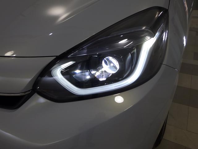 フィット ホーム 禁煙車 衝突軽減 リアカメラ ソナー USB接続 AAC 横滑り防止機能 サイドエアバック ワンオーナー車 LEDライト クルーズコントロール パワーウィンドウ スマキー DVD ナビTV ABS(25枚目)