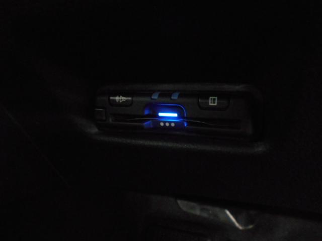 フィット クロスター 禁煙車 パーキングセンサー 地デジ Bカメ スマートキ ナビTV Aストップ USB カーテンエアバッグ クルーズコントロール オートエアコン パワステ Dレコ LEDライト ETC VSA キーレス(4枚目)