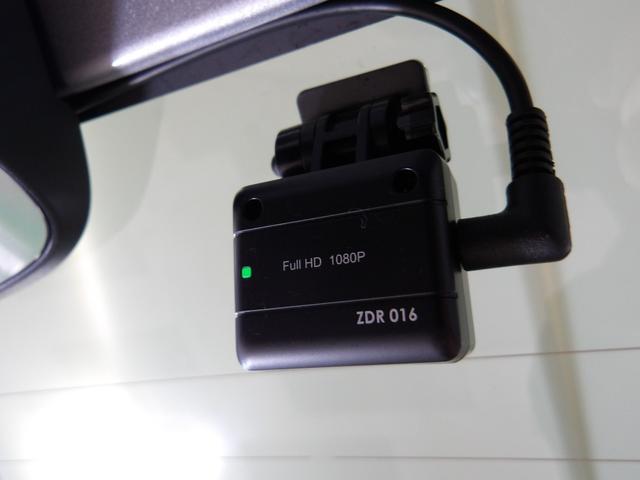 Ｎ－ＢＯＸカスタム Ｌ　禁煙車　サイドエアバッグ　ナビＴＶ　シートヒータ　キーフリーシステム　ＬＥＤライト　リアカメ　クルーズコントロール　ＡＣ　スマキー　横滑り防止　フルセグＴＶ　パワーステアリング　ドライブレコーダー（5枚目）