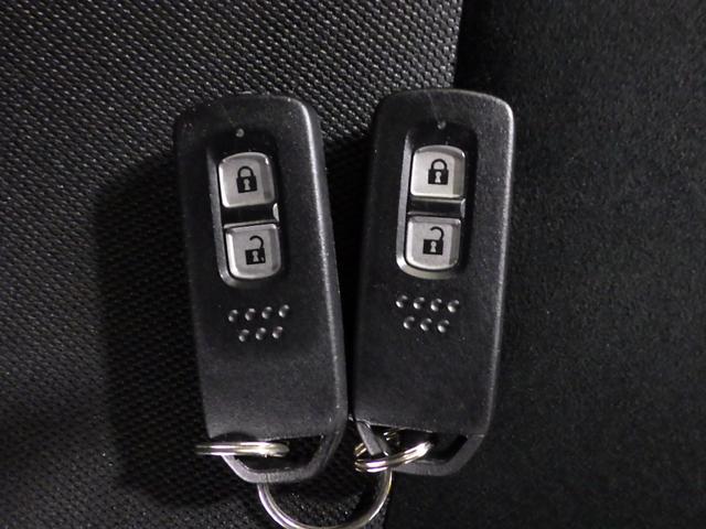 N-ONE RS 禁煙車 サイドカーテンエアバック シートヒータ 横滑り防止機能 インテリキー ETC付き AAC オートクルーズコントロール Bカメ 地デジチューナー パワーウィンドウ ナビ&TV パワーステアリング(11枚目)