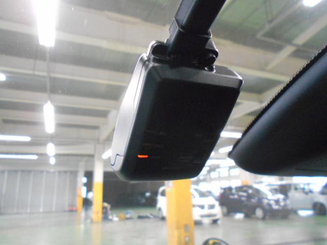 フィット e:HEVRS 禁煙車 エアバッグ ナビ&TV パワーウィンドウ 助手席エアバッグ Dレコ フルセグテレビ LEDヘッドランプ セキュリティアラーム フルオートエアコン ETC装備 スマートキ パワーステアリング(4枚目)