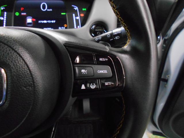 フィット e:HEVRS 禁煙車 エアバッグ ナビ&TV パワーウィンドウ 助手席エアバッグ Dレコ フルセグテレビ LEDヘッドランプ セキュリティアラーム フルオートエアコン ETC装備 スマートキ パワーステアリング(8枚目)