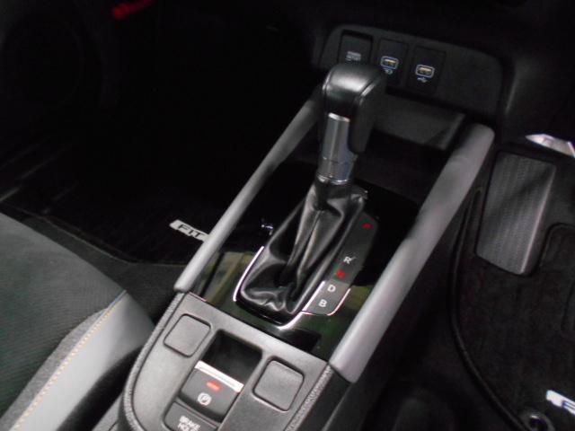 フィット e:HEVRS 禁煙車 エアバッグ ナビ&TV パワーウィンドウ 助手席エアバッグ Dレコ フルセグテレビ LEDヘッドランプ セキュリティアラーム フルオートエアコン ETC装備 スマートキ パワーステアリング(10枚目)