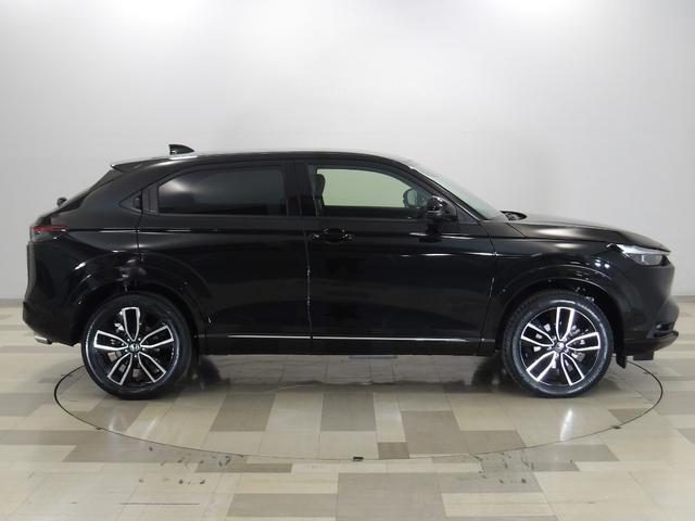 ヴェゼル ｅ：ＨＥＶＺ　禁煙車　衝突回避支援ブレーキ機能　１オナ　スマキ　Ｐトランク　フルオートエアコン　Ｄレコ　エアバッグ　両席エアバック　Ｒカメ　パワーウィンドウ　ＬＥＤランプ　ソナー　クルーズＣ　ナビ＆ＴＶ　ＵＳＢ（35枚目）