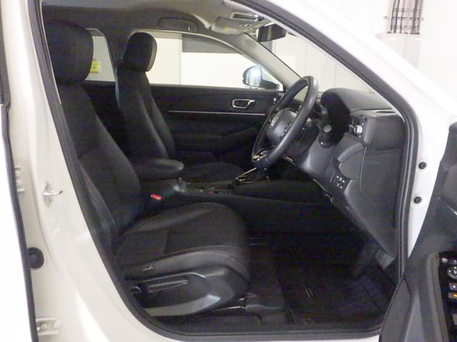 ヴェゼル ｅ：ＨＥＶＺ　禁煙車　衝突回避支援ブレーキ機能　１オナ　スマキ　Ｐトランク　フルオートエアコン　エアバッグ　両席エアバック　Ｒカメ　パワーウィンドウ　ＬＥＤランプ　ソナー　クルーズＣ　ナビ＆ＴＶ　キーレスエントリー（14枚目）