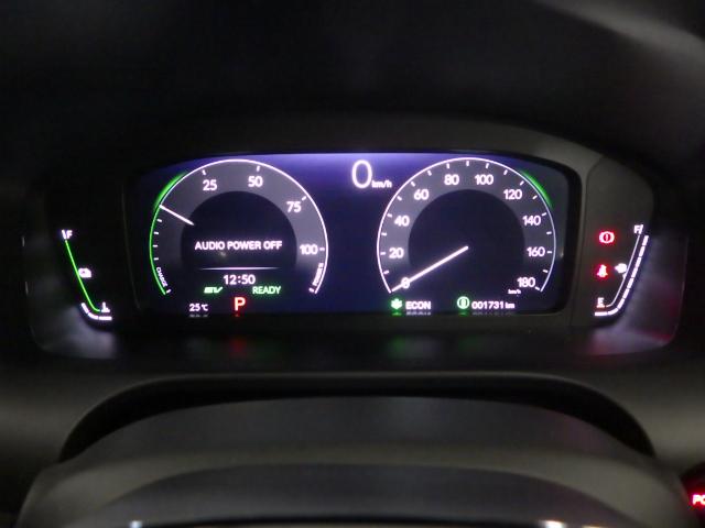 ZR-V e:HEVZ 禁煙車 元試乗車 ハイブリッドZ マルチビューカメラ ナビ ETC2.0 本革 ワイヤレス充電器 パワーシート BOSEサウンドシステム 18インチアルミ クリスタルブラック Pセンサー レザー(17枚目)