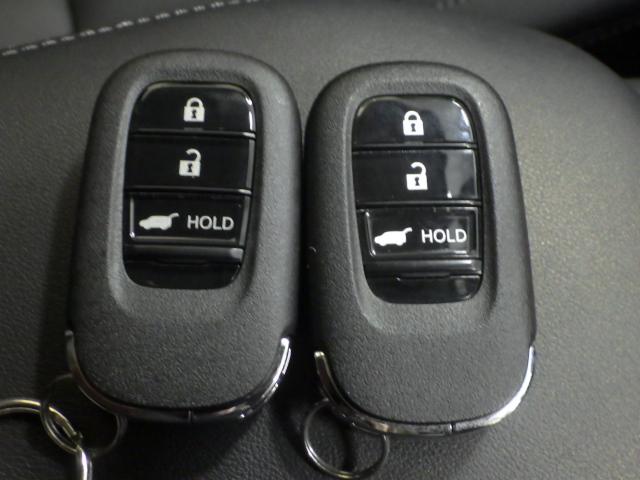 ZR-V e:HEVZ 禁煙車 元試乗車 ハイブリッドZ マルチビューカメラ ナビ ETC2.0 本革 ワイヤレス充電器 パワーシート BOSEサウンドシステム 18インチアルミ クリスタルブラック Pセンサー レザー(18枚目)