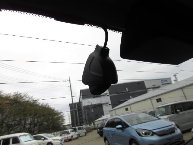 フィット e:HEVクロスター 禁煙車 ハイブリッド クロスター ナビ 前後ドラレコ ETC アルミホイール サーフブルー ホンダセンシング 渋滞追従機能 電動サイドブレーキ LEDヘッドライト 衝突回避システム 1オーナー(6枚目)