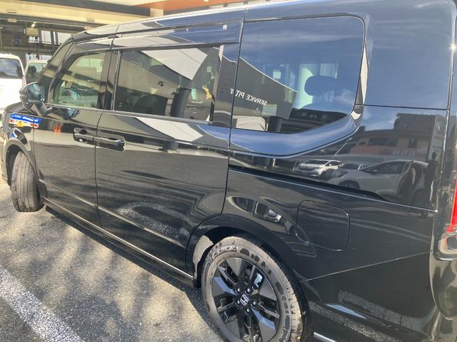 ステップワゴンスパーダ ｅ：ＨＥＶスパーダＧホンダセンシング　禁煙車　元試乗車　ハイブリッド　スパーダ　デカナビ　前後ドラレコ　マルチビューカメラ　ホンダセンシング　渋滞追従機能　ブラインドスポット　クリスタルブラック　パール　７人　クリアランスソナー　Ｂカメラ（14枚目）