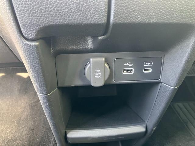 ステップワゴンスパーダ ｅ：ＨＥＶスパーダＧホンダセンシング　禁煙車　元試乗車　ハイブリッド　スパーダ　デカナビ　前後ドラレコ　マルチビューカメラ　ホンダセンシング　渋滞追従機能　ブラインドスポット　クリスタルブラック　パール　７人　クリアランスソナー　Ｂカメラ（16枚目）