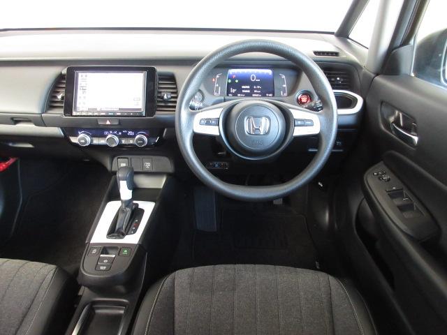 フィット ホーム　禁煙車　ワンオーナー　純正ナビ　ＢＴＡ　リアカメラ　ＥＴＣ　ＬＥＤ　ドラレコ　衝突軽減ブレーキ　クリアランスソナー　フルセグＴＶ　記録簿付　エアバッグ　ｉストップ　スマ－トキ－　盗難防止装置　ＤＶＤ（14枚目）