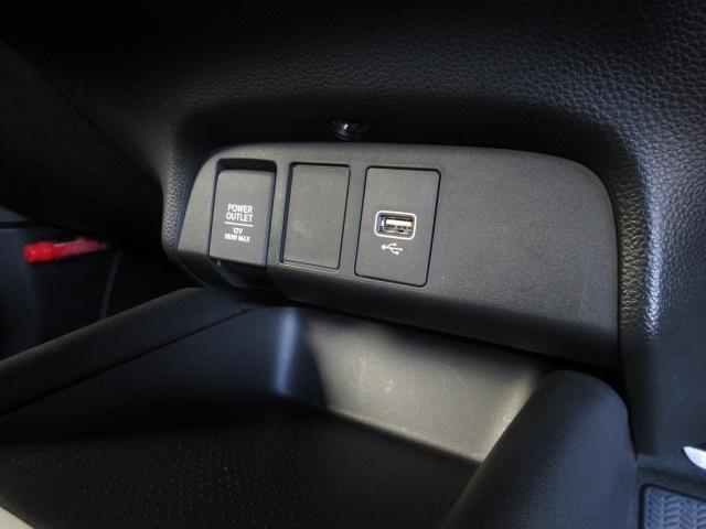 フィット ホーム　禁煙車　ワンオーナー　純正ナビ　ＢＴＡ　リアカメラ　ＥＴＣ　ＬＥＤ　ドラレコ　衝突軽減ブレーキ　クリアランスソナー　フルセグＴＶ　記録簿付　エアバッグ　ｉストップ　スマ－トキ－　盗難防止装置　ＤＶＤ（16枚目）