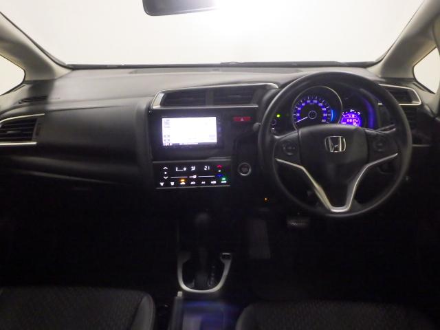 フィット 13G・Lパッケージ 禁煙車ナビ リアカメラ スマートキー 社外アルミ LEDヘッドライト ETC 安心パッケージ ドアバイザー 軽減ブレーキ 盗難警報装置 Bカメ Sキー フルセグ フルオートエアコン 整備記録簿 USB(11枚目)