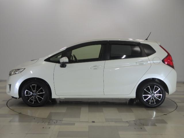 フィット 13G・Lパッケージ 禁煙車ナビ リアカメラ スマートキー 社外アルミ LEDヘッドライト ETC 安心パッケージ ドアバイザー 軽減ブレーキ 盗難警報装置 Bカメ Sキー フルセグ フルオートエアコン 整備記録簿 USB(20枚目)