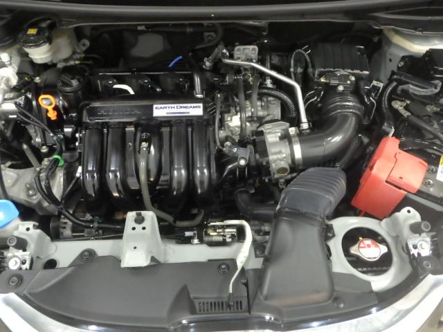 フィット 13G・Lパッケージ 禁煙車ナビ リアカメラ スマートキー 社外アルミ LEDヘッドライト ETC 安心パッケージ ドアバイザー 軽減ブレーキ 盗難警報装置 Bカメ Sキー フルセグ フルオートエアコン 整備記録簿 USB(27枚目)