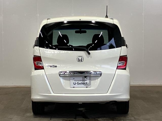 フリードスパイク GL 禁煙 ストラーダナビ 両側電動スライドドア スマートキー リアカメラ ETC クルーズコントロール 横滑り防止装置 弊社下取り車 純正アルミ 地デジ CD/DVD フルオートエアコン 記録簿付き(8枚目)