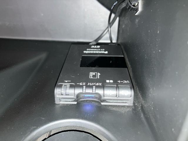 フリードスパイク GL 禁煙 ストラーダナビ 両側電動スライドドア スマートキー リアカメラ ETC クルーズコントロール 横滑り防止装置 弊社下取り車 純正アルミ 地デジ CD/DVD フルオートエアコン 記録簿付き(18枚目)