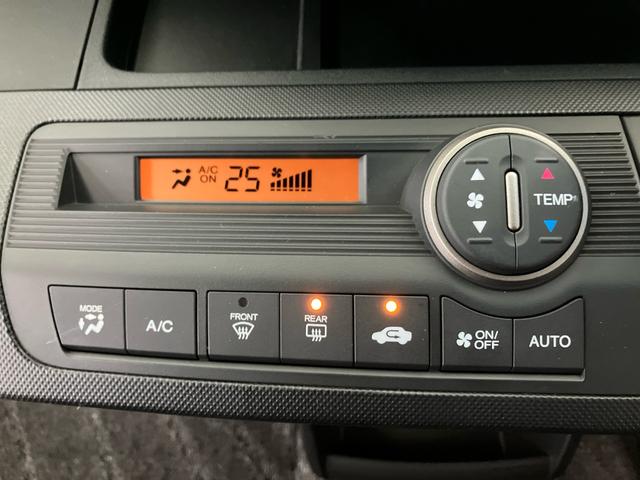 フリードスパイク GL 禁煙 ストラーダナビ 両側電動スライドドア スマートキー リアカメラ ETC クルーズコントロール 横滑り防止装置 弊社下取り車 純正アルミ 地デジ CD/DVD フルオートエアコン 記録簿付き(19枚目)