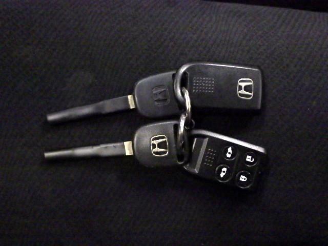 エリシオン GエアロHDDナビスペシャルパッケージ 禁煙 弊社下取り車 純正HDDナビ リアモニタ 両側電動スライドドア リアカメラ キーレスエントリーキー ミュージックサーバー CD/DVD 記録簿付き 17インチアルミ フルオートエアコン ETC(14枚目)