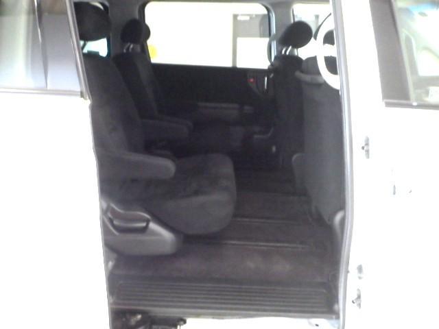 エリシオン GエアロHDDナビスペシャルパッケージ 禁煙 弊社下取り車 純正HDDナビ リアモニタ 両側電動スライドドア リアカメラ キーレスエントリーキー ミュージックサーバー CD/DVD 記録簿付き 17インチアルミ フルオートエアコン ETC(19枚目)