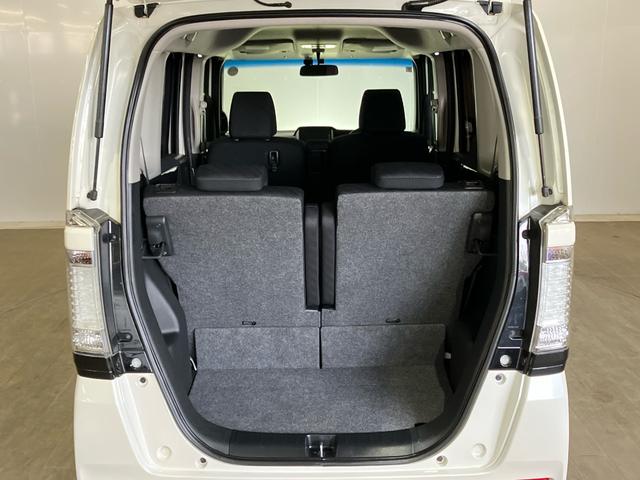 【ラゲッジスペース】ラケッジスペースは四角く、高さ・奥行きが有るので、4人乗っても、十分なスペースが有ります!