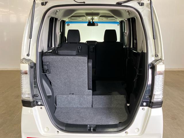 【シートアレンジ】後席はワンアクションで多彩なシートアレンジを可能にする、ダイブダウン方式です。後席をダイブダウンさせると広大なフラットな荷室として使えます!