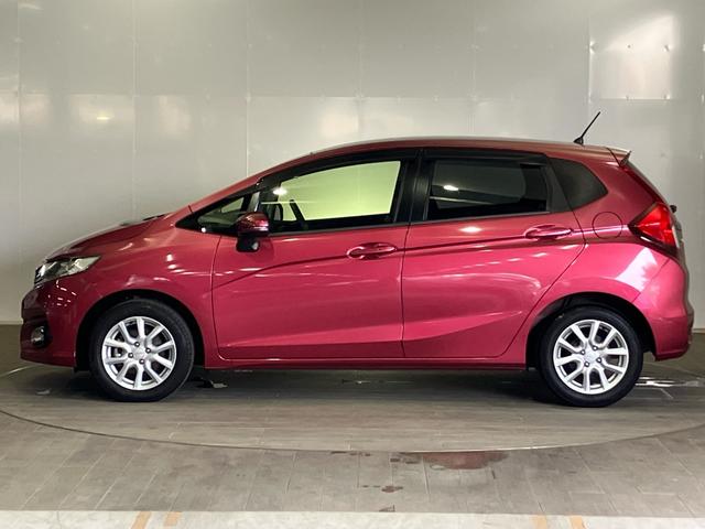 ☆外装には特に目立つキズなど無く、とても綺麗で良好な状態のお車です！内装も丁寧にお乗り頂いていたご様子で、内外装ともにコンディション良好なお車です☆